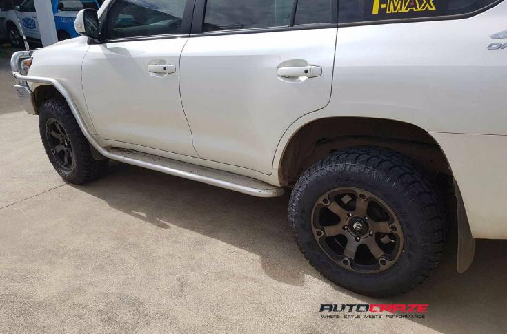 TOYOTA LANDCRUSIER BEAST BLACK & MACHINED WITH DARK TINT