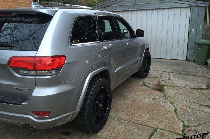JEEP-GRAND-CHEROKEE-OCTOBOT-MATTE-BLACK