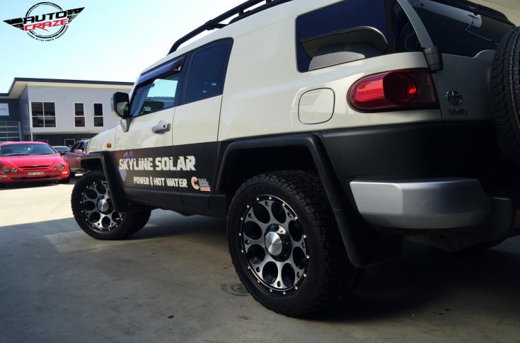 TOYOTA-FJ-CRUISER-INTIMIDATOR-5-BLACK-MACHINED-FACE
