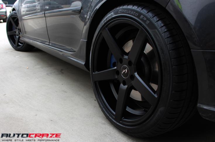 VOLKSWAGEN GOLF R5 SATIN BLACK