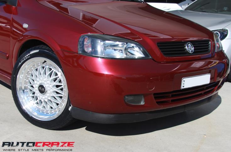 HOLDEN ASTRA (5 STUD) OX3001 SILVER MACHINE LIP