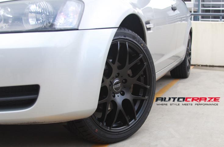 HOLDEN-COMMODORE-UTE-M-SPEC-MATTE-BLACK