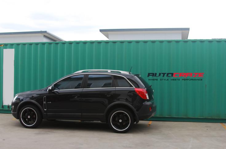 HOLDEN CAPTIVA JARAMA GLOSS BLACK POLISH LIP