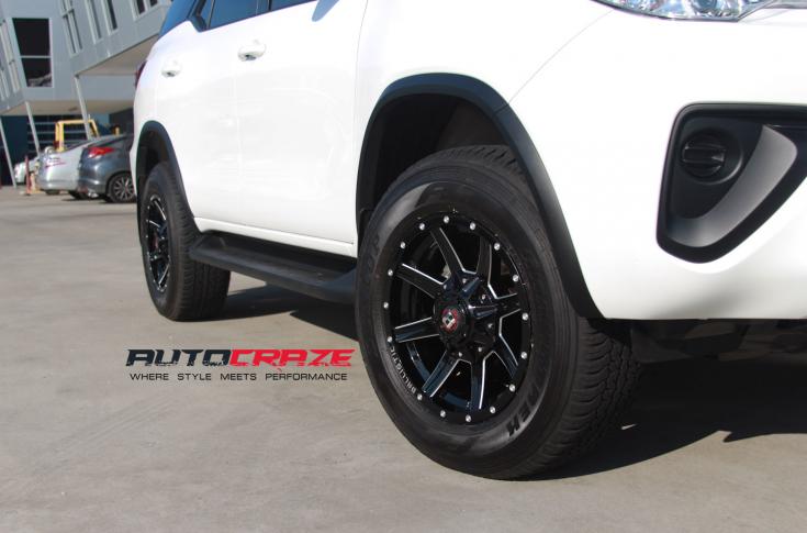 TOYOTA FORTUNER RAZORBACK GLOSS BLACK MILLED ACCENTS