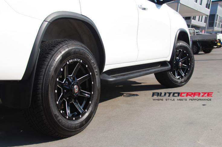 TOYOTA FORTUNER RAZORBACK GLOSS BLACK MILLED ACCENTS