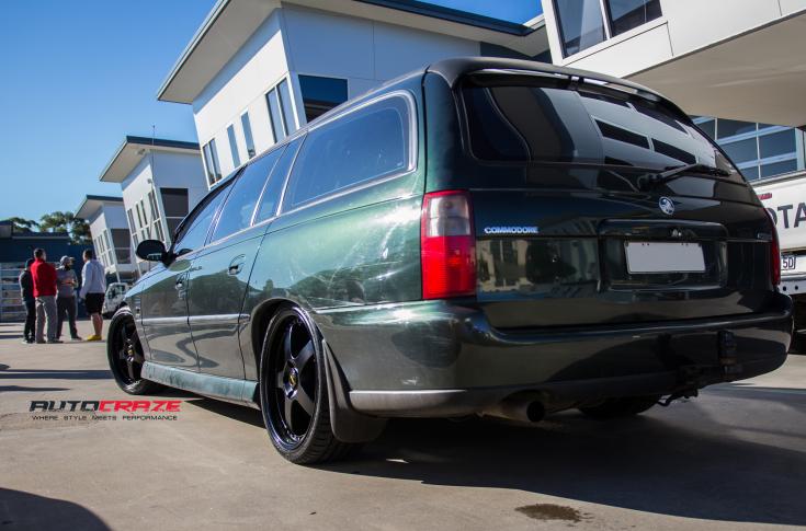 HOLDEN-COMMODORE-FR