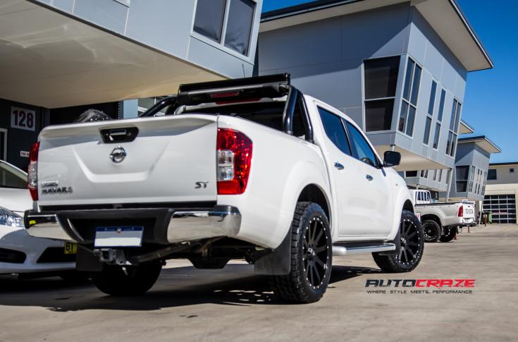 NISSAN NAVARA HEIST SATIN BLACK
