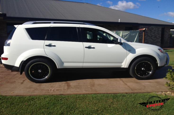 MITSUBISHI OUTLANDER CHEETAH SPORTS BLACK SUEDE