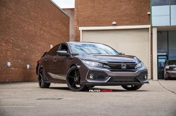 HONDA CIVIC 5 STUD IFG 8 FLAT BLACK
