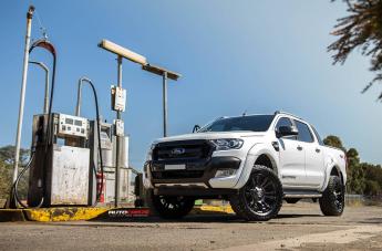 FORD-RANGER-VAPOR-MATTE-BLACK