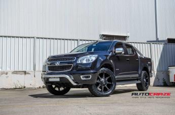 HOLDEN COLORADO COUPLER BLACK MACHINED WITH DARK TINT