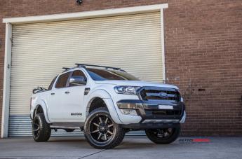 FORD RANGER COUPLER BLACK MACHINED WITH DARK TINT