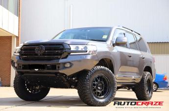 TOYOTA LANDCRUSIER GRENADE OR MATTE BLACK