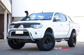 MITSUBISHI TRITON D LOCKER BLACK