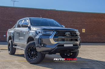 TOYOTA HILUX N80 4WD MO962 GLOSS BLACK