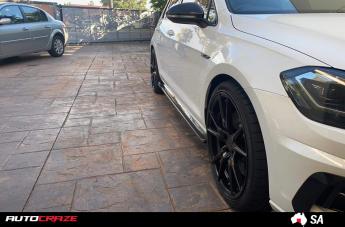 VOLKSWAGEN GOLF SF06 GLOSS BLACK