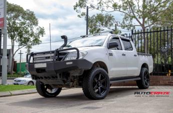TOYOTA HILUX N70 4WD S6 MATTE BLACK