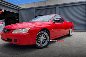 HOLDEN-COMMODORE-VY-UTE-CHEETAH-HYPER-SILVER-POLISH-LIP