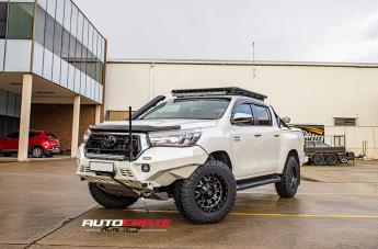 TOYOTA HILUX 4WD CRUSH GLOSS BLACK DOUBLE DARK TINT