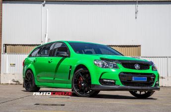 HOLDEN-COMMODORE-SSV-SF04-MATTE-BLACK