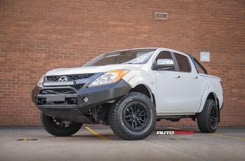 MAZDA BT 50 REPLAY GLOSS BLACK MACHINED DARK TINT