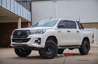 TOYOTA HILUX N80 4WD COVERT MATTE BLACK