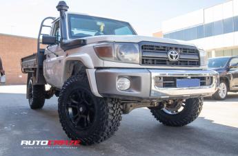 TOYOTA LANDCRUISER BROOKLYN MATTE BLACK