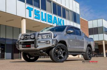 TOYOTA HILUX N80 4WD GD04 MATTE BLACK 3