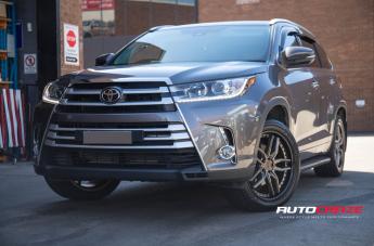 TOYOTA-KLUGER-METHOS-BRONZE-W--GLOSS-BLACK-LIP