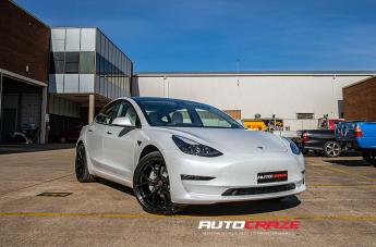 TESLA MODEL 3 ZR3 GLOSS BLACK