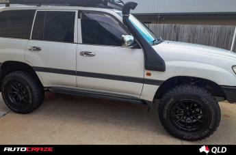 TOYOTA LANDCRUISER REBEL MATTE BLACK