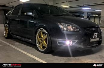 FORD FOCUS  5 STUD  FR