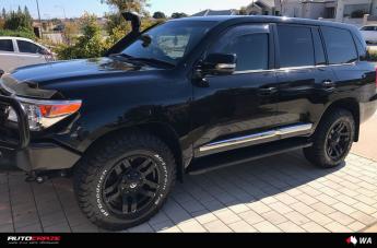 TOYOTA LANDCRUSIER PUMP MATTE BLACK