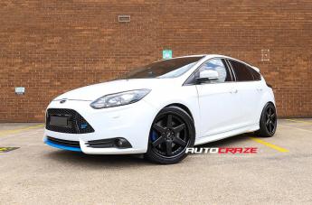 FORD FOCUS  5 STUD  ALTAIR MATTE BLACK WITH GLOSS BLACK LIP