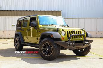 JEEP-WRANGLER-VAPOR-BLACK-MACHINED-WITH-DARK-TINT