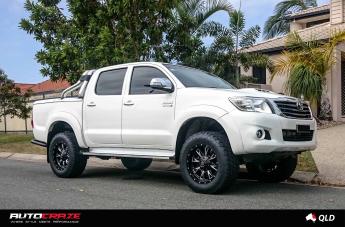 TOYOTA HILUX N70 4WD THROTTLE GLOSS BLACK MILLED ACCENTS