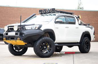 TOYOTA HILUX 4WD AVALANCHE MATTE BLACK FRONT MILLED