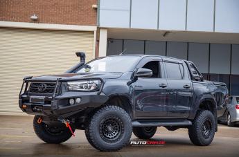 TOYOTA HILUX N80 4WD ZEPHYR MATTE BLACK