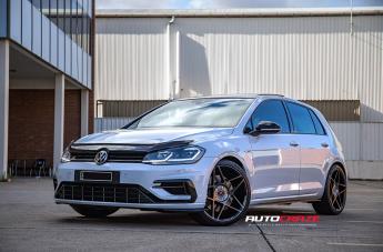 VOLKSWAGEN GOLF IFG 37 SILVER