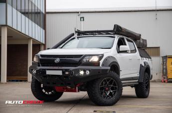 HOLDEN COLORADO SABBATH GLOSS BLACK TINTED FACE