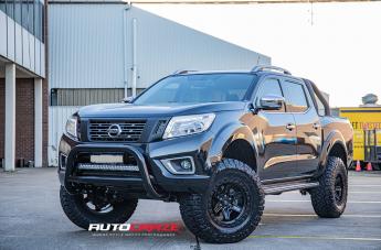 NISSAN NAVARA KICKER MATTE BLACK