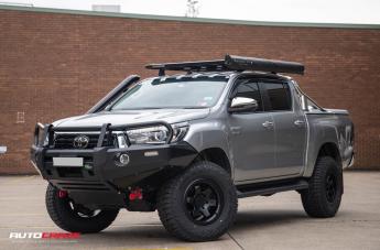 TOYOTA HILUX N80 4WD SIX MATTE BLACK
