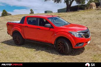 MAZDA BT 50 CONTRA GLOSS BLACK CANDY RED