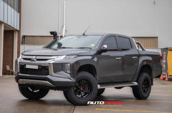 MITSUBISHI TRITON PROSECUTOR MATTE BLACK