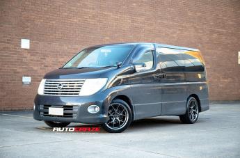 NISSAN ELGRAND ZR3 GUNMETAL