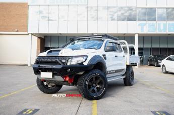 FORD RANGER BEAST BLACK MACHINED WITH DARK TINT