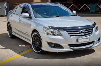 TOYOTA AURION KIKI5588 BLACK POLISHED LIP