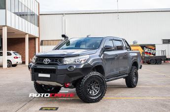 TOYOTA HILUX 4WD FUEL COVERT MATTE GUN BLACK BEAD RING