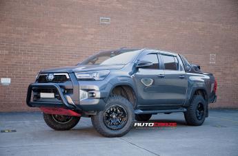 TOYOTA HILUX N80 4WD AMMO MATTE BLACK