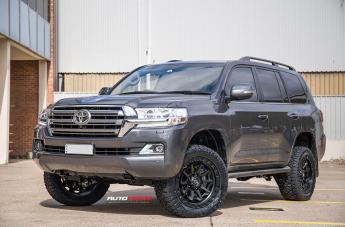 TOYOTA LANDCRUISER COVERT MATTE BLACK